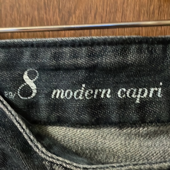 Ann Taylor Loft Modern Capri. Straight leg. Good condition. Soft and comfy - Picture 3 of 7